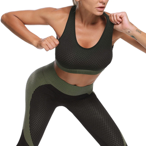 Conjunto de yoga para mujer con tela elástica para entrenamiento en el gimnasio, fitness y ropa deportiva diaria, ajuste cómodo. - Product Image 5
