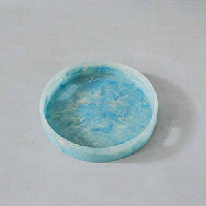 Plateau de service rond en résine tourbillon rouge au design moderne avec poignée pour décoration de table restaurants hôtels salle à manger assiettes de vaisselle - Product Image 5