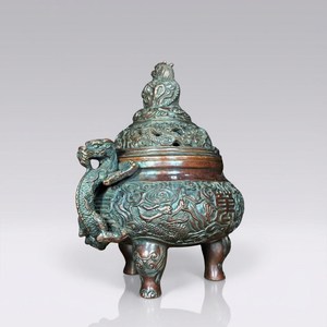 Elegant Metal <b>Bakhoor</b> Incense Burner Designed for <b>Oud</b> Chips Offering Sophisticated Home Fragrance Ambience - Product Image 5