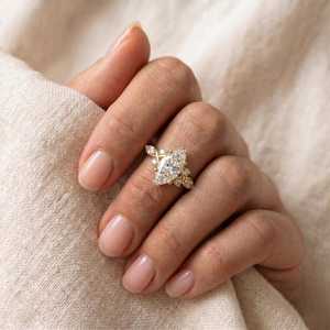 Bague romantique en or massif 14 carats avec diamant de laboratoire taille marquise 1,01 carat, bijou de fête, cadeau pour mariage - Product Image 5