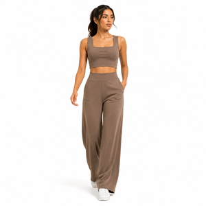 Conjunto de poliéster ecológico de diseño, conjunto holgado de calidad premium, conjunto elegante sin cuello de 2 piezas, conjunto de descanso suave y elástico para mujer - Product Image 1