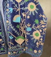 Nouvelle arrivée : veste Suzani Chapan en velours tricoté brodé à la main, matelassée, florale, doublure en coton d'hiver, respirante, écologique