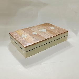 กล่องเก็บไพ่ไม้ทำมือ พร้อมลายไม้ธรรมชาติและลายอินเลย์รูปสูท  กล่องใส่ไพ่โป๊กเกอร์พรีเมียม ขนาดใหญ่ จุได้เยอะ - Product Image 3