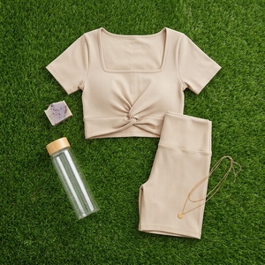 Ensemble de yoga pour femmes, haut court côtelé beige à manches longues, leggings taille haute, ensemble de vêtements de sport pour la gym et le fitness - Product Image 5