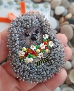 Broche de luxe brodée et perlée motif oiseau pour accessoires de mode féminins - Product Image 1