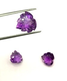 Ametyste sculptée de 16,00 carats, qualité supérieure, 3 pièces, pierres précieuses naturelles en vrac pour la fabrication de bijoux fins - Product Image 4