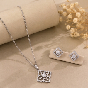 Ensemble collier et boucles d'oreilles assorties en argent 925 avec pendentif géométrique en perles - Bijoux élégants de créateur pour femmes, pour mariage, fête ou usage quotidien - Product Image 1