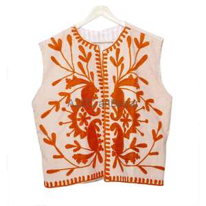 Chaleco de Mujer Cotrise Hecho a Mano con Bordado Floral, Estilo Suzani, para Otoño, con Mangas Cortas - Product Image 1