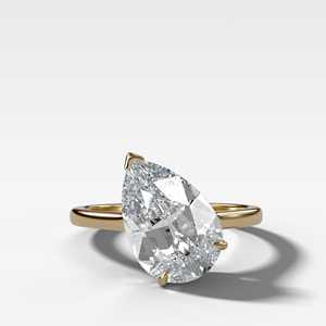 Bague de fiançailles en diamant de laboratoire poire 4 carats, solitaire flottant à 3 griffes, minimaliste, en forme de goutte d'eau, avec bande de 1,25 mm, en or massif 14K 18K - Product Image 1