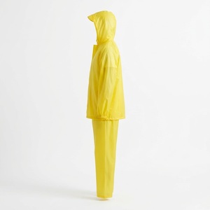 Nouvelle combinaison de pluie jaune jetable pour femme 2026 en PVC avec capuche, 2 pièces, pour activités de plein air, randonnée et voyage - Product Image 3
