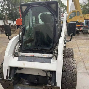 Mini-chargeuse compacte d'occasion Bobcat S160 S300 S450 4x4 avec pompe hydraulique de godet - Product Image 1