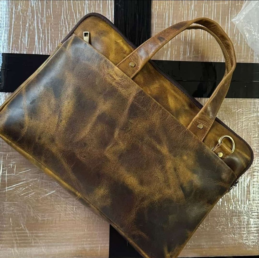 สีน้ำตาล