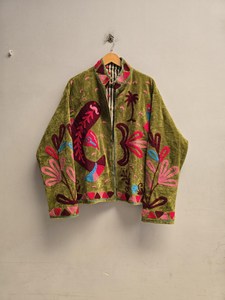 เสื้อแจ็คเก็ตกำมะหยี่สีเขียวมะกอกปักลายดอกไม้สไตล์โบฮีเมียน งานฝีมือสำหรับผู้หญิง บุด้วยผ้าฝ้าย เหมาะสำหรับงานเทศกาล - Product Image 6