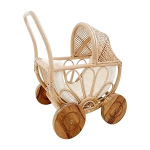 Poussette pour poupée en rotin faite à la main, poussette de poupée vintage en osier pour enfants jusqu'à 10 ans, vente en gros - Product Image 2