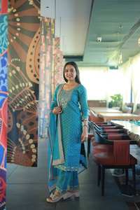 Conjunto de Kurti Tradicional Modesto Indio-Pakistaní para Mujer, Última Tendencia, Shalwar Kameez Étnico Premium para Fiestas y Eventos - Product Image 5