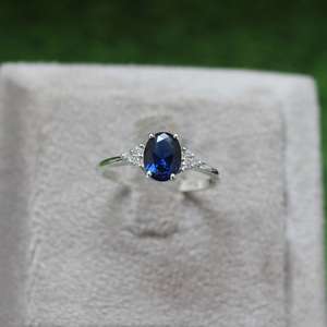 Anillo de Plata de Ley 925 con Zafiro Azul Ovalado y Diseño de Viña Trenzada, Anillo de Promesa Elegante, Joyería con Piedra de Nacimiento, Regalo para Mujer - Product Image 6