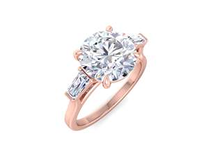 Anillo de Compromiso con Tres Piedras de Diamante de Laboratorio con Corte Redondo y Piedras Laterales en Forma de Baguette, Anillo de Novia Clásico - Product Image 6