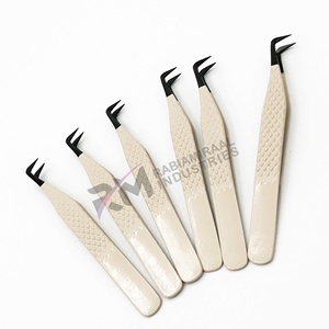Pince à épiler RMI Best Seller en acier inoxydable à pointe en fibre anti-magnétique pour extensions de cils, courbée à 90 degrés, couleur nude classique, volume - Product Image 3