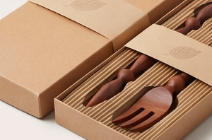 Ensemble de couverts en bois faits à la main avec finition brune, design minimaliste, parfait pour la table, la maison, l'hôtel et la restauration - Product Image 4