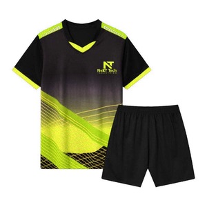 Vêtements de sport confortables pour hommes, uniforme de football 100% polyester, uniforme de football sur mesure pour hommes - Product Image 2