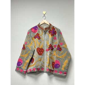 Chaqueta de terciopelo gris para mujer, con bordado floral estilo Suzani, manga larga, cuello alto, estilo bohemio, abrigo de invierno para mujer - Product Image 4