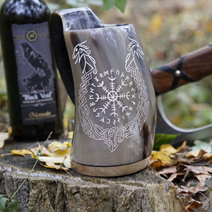 Jarra de cuerno premium para hidromiel, cerveza, jarra de cuerno vikinga hecha a mano para fiestas y reuniones de estilo medieval. - Product Image 1