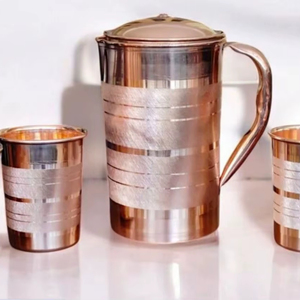 Ensemble de carafes en cuivre pour une esthétique de repas en plein air haut de gamme, ensemble de service d'eau en métal avec verres, durable, réutilisable, pour la cuisine et la salle à manger. - Product Image 1