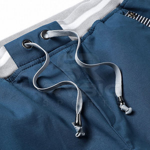 Shorts pour hommes en tissu respirant, doux au toucher et durable, pour les loisirs en plein air, prêts pour les voyages, style décontracté moderne et confortable, excellent rapport qualité-prix - Product Image 3