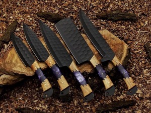 Juego de Cuchillos de Cocina Hechos a Mano de Acero con Alto Contenido de Carbono, Juego de 5 Piezas con Hoja Recta y Mangos de Resina - Product Image 4