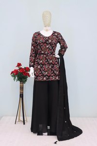 Traje de Kurta y Falda con Bordado Floral para Mujer, Estilo Pakistaní e Indio, para Bodas y Fiestas, Corte Regular - Product Image 3