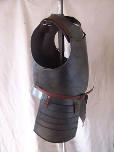 Cuirasse médiévale en acier doux, armure de chevalier avec tassettes, armure de croisé pour reconstitution historique, cosplay, Halloween - Product Image 2