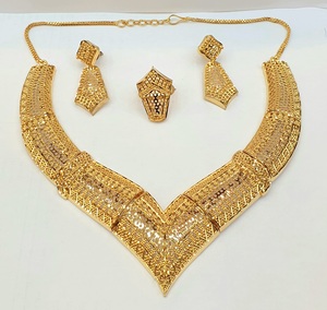 Juego de Joyería Clásica Indo-Africana Chapada en Oro de 24K (Collar/Aretes/Anillo) para Regalo de Boda o Compromiso - Joyería de Latón Hecha a Mano - Product Image 2