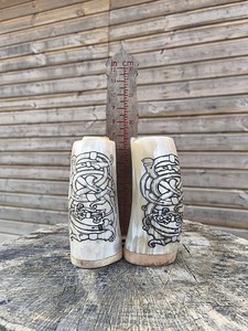 Jarra Vikinga de Cuerno de Lujo, Ecológica, Hecha a Mano con Materiales Orgánicos para Hidromiel, Cerveza Ale, Festivales Modernos de Navidad - Product Image 3