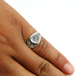 Bague élégante en argent, faite à la main en argent sterling 925, avec pierre de lune arc-en-ciel taille poire, joli bijou bohème pour cadeau - Product Image 2