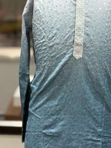 Kurta Moderna para Hombre con Bordado Decorativo de Lentejuelas, Estilo Indo-Occidental para Fiestas, Disponible a Precio de Exportación - Product Image 4