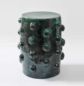 Taburete de Aluminio Refinado de Alta Calidad en Venta, Muebles de Primera Calidad, Taburete Metálico con Acabado Dorado, Otomanas de Latón - Product Image 5