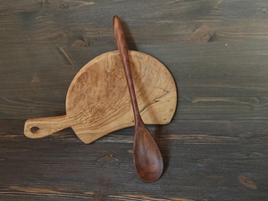 Cuchara de cocina universal de nogal tallada a mano por B H Brothers - Product Image 6