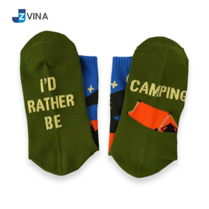 Chaussettes personnalisées pour hommes en coton, respirantes, à usage quotidien, pour le camping, la pêche, la randonnée, le ski, avec imprimé dessin animé, logo et citation amusante sur le dessous - Product Image 6