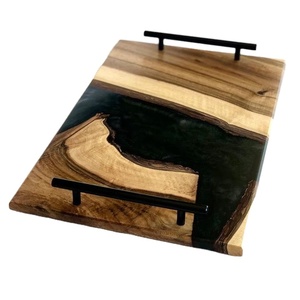 Bandeja de servicio de madera de resina epoxi de alta demanda, Decoración de cocina entretenida para el hogar sin esfuerzo, estilo de arte funcional moderno para Navidad - Product Image 1