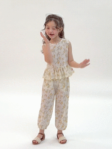 Conjunto de Ropa para Niñas Estilo Coreano OZKIZ, 100% Algodón, Estampado Floral, Moda de Verano para 2-7 Años, Venta al Por Mayor - Product Image 1