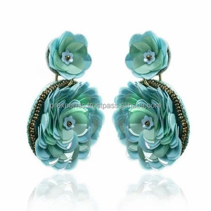 ต่างหูห้อยประดับลูกปัดทำมือลายใบไม้หลากสีสไตล์อินเดีย ขนาดสั่งทำได้ เหมาะสำหรับทุกเพศทุกวัย ใช้ในงานปาร์ตี้ เครื่องประดับแฟชั่นจากอินเดีย - Product Image 3