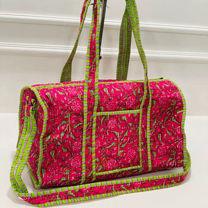 Bolsa de Viaje de Lona de Algodón con Estampado Floral Rosa, Bolso de Hombro de Gran Capacidad para Fin de Semana con Bolsillo Frontal - Product Image 1