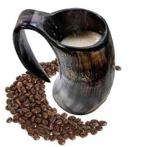 Jarra de cuerno Thor, taza ecológica con base de madera, hecha a mano, auténtica taza vikinga de cuerno para hidromiel, cerveza, de la India. - Product Image 4