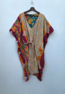 Caftán bohemio de algodón Kantha hecho a mano en India, vestido playero para mujer - Product Image 2