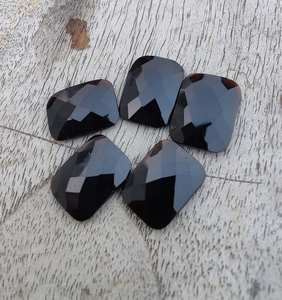 Onyx noir naturel, forme rectangulaire coussin, taille à carreaux, calibré, pierre précieuse en vrac pour bijoux - Product Image 1