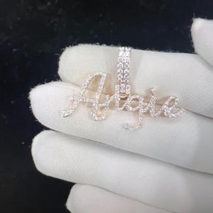 Colgante Personalizable de Moissanita Chapado en Oro Rosa de 18K con Forma de Estrella y Engaste de Canal, Claridad VVS Mejorada, Joyería Fina para Fiestas y Eventos - Product Image 2