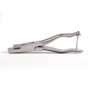 Fournisseur en gros d'instruments vétérinaires : Coupe-oreilles et étiquettes auriculaires réutilisables en acier inoxydable allemand pour l'élevage d'animaux de grande taille - Product Image 1