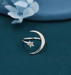 Grande bague Opale Lune et Étoile en argent sterling, argentée ou dorée, avec opale ornée, modèle Nouvelle Lune ouverte, bague statement - Product Image 4