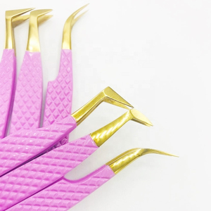 Pince à cils de précision à 45 degrés pour pose et retrait des cils, avec poignées ergonomiques antidérapantes et emballage personnalisé - Product Image 5