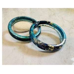 Brazalete de Resina Pulida, Forma Circular, Multicolor, Material Orgánico, Joyería Artesanal Natural - Product Image 4